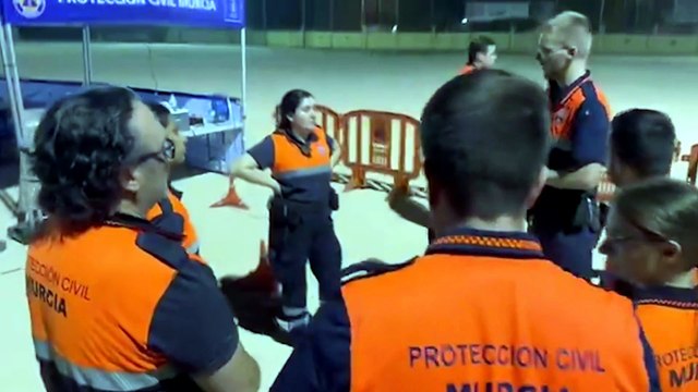 Los Bomberos y la UME combaten el incendio de Los Garres (Murcia), con 177 hectáreas calcinadas