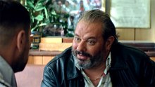 Chez Momo - Ein kriminelles Erbe Trailer OV