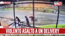 Tremendo asalto a delivery: lo golpearon salvajemente y le quitaron todo