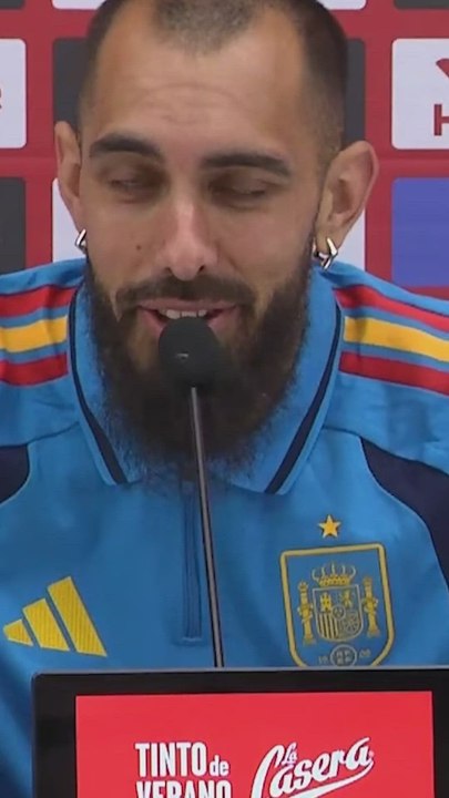 Las 3 cosas que no pueden faltar en la maleta de Borja Iglesias para el Mundial