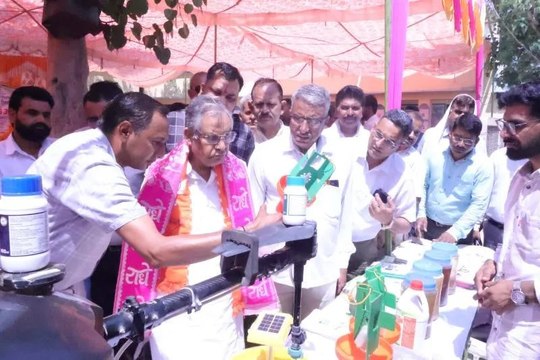 अलवर में 'खेत बचाओ अभियान' का आगाज, केंद्रीय मंत्री बोले- बंजर हो रही धरती, प्राकृतिक खेती अपनाएं