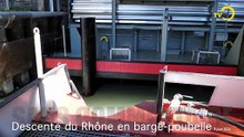 Sans commentaire: descente en barge poubelle.
