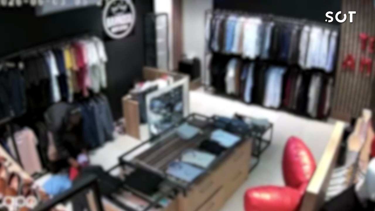 Ladrão é flagrado por câmera após invadir loja de roupas e furtar produtos em Cascavel