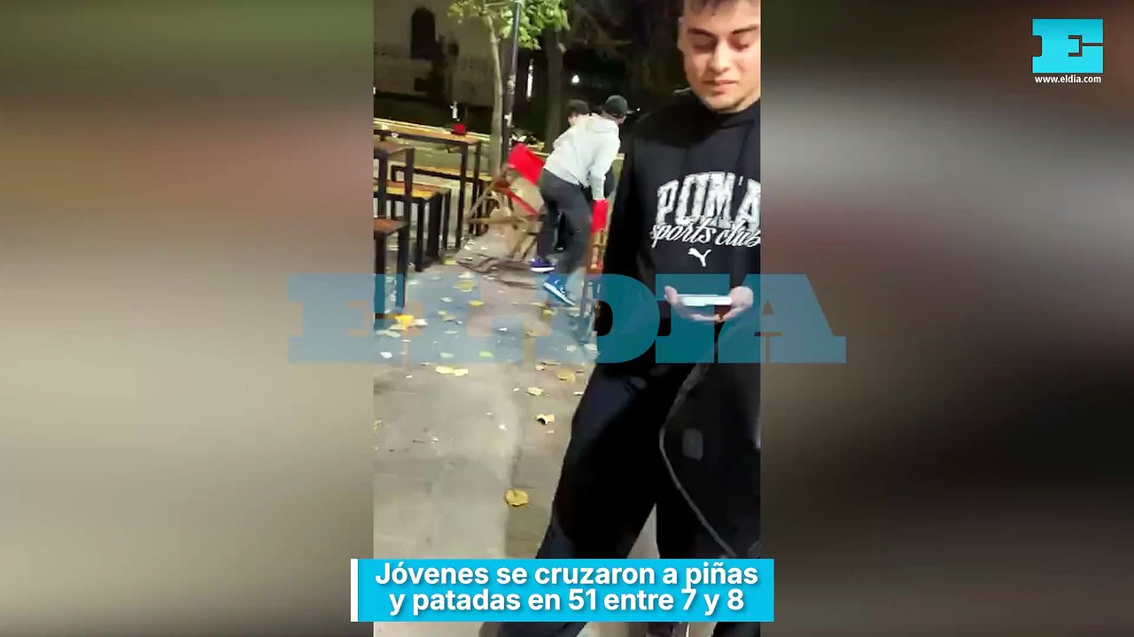 Jóvenes se cruzaron a piñas y patadas en 51 entre 7 y 8