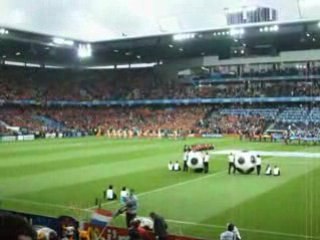 Hollande - Roumanie entrée des joueurs