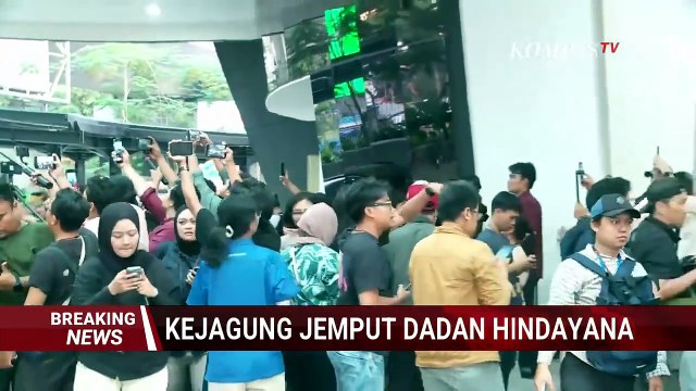 BREAKING NEWS! Detik-Detik Dadan Hindayana CS Digiring ke Mobil Tahanan Kejagung