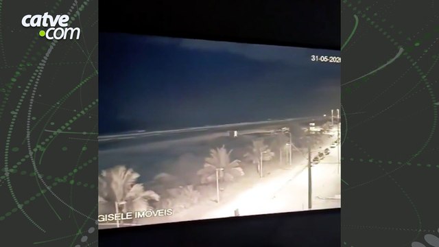 Luzes misteriosas sobre o mar chamam atenção no litoral do Paraná