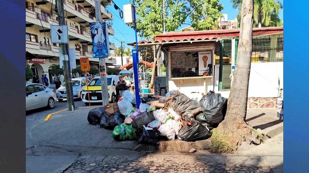 Multarán a negocios por sacar basura fuera de horario | CPS Noticias Puerto Vallarta