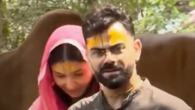 प्रेमानंद महाराज के दरबार में पहुंचे विराट-अनुष्का, वीडियो वायरल