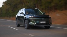 Geely STARRAY EM-i in Jungle Green Driving Video