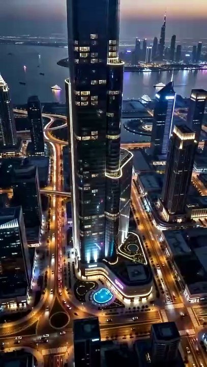 صاحب الحانة هو إمبراطور الليل