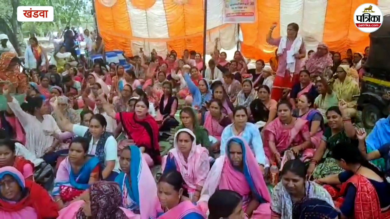 आंगनवाड़ी कार्यकर्ताओं को राज्य कर्मचारी का दर्जा देने की मांग, धरना प्रदर्शन कर मुख्यमंत्री के नाम सौंपा ज्ञापन