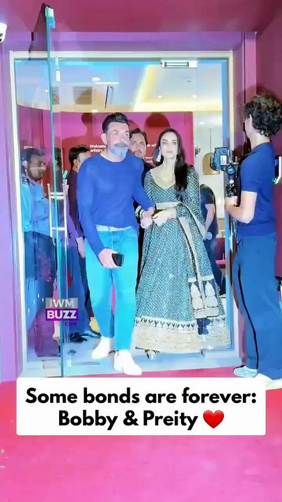 Bobby Deol & Preity Zinta proving that true friendship lasts forever
