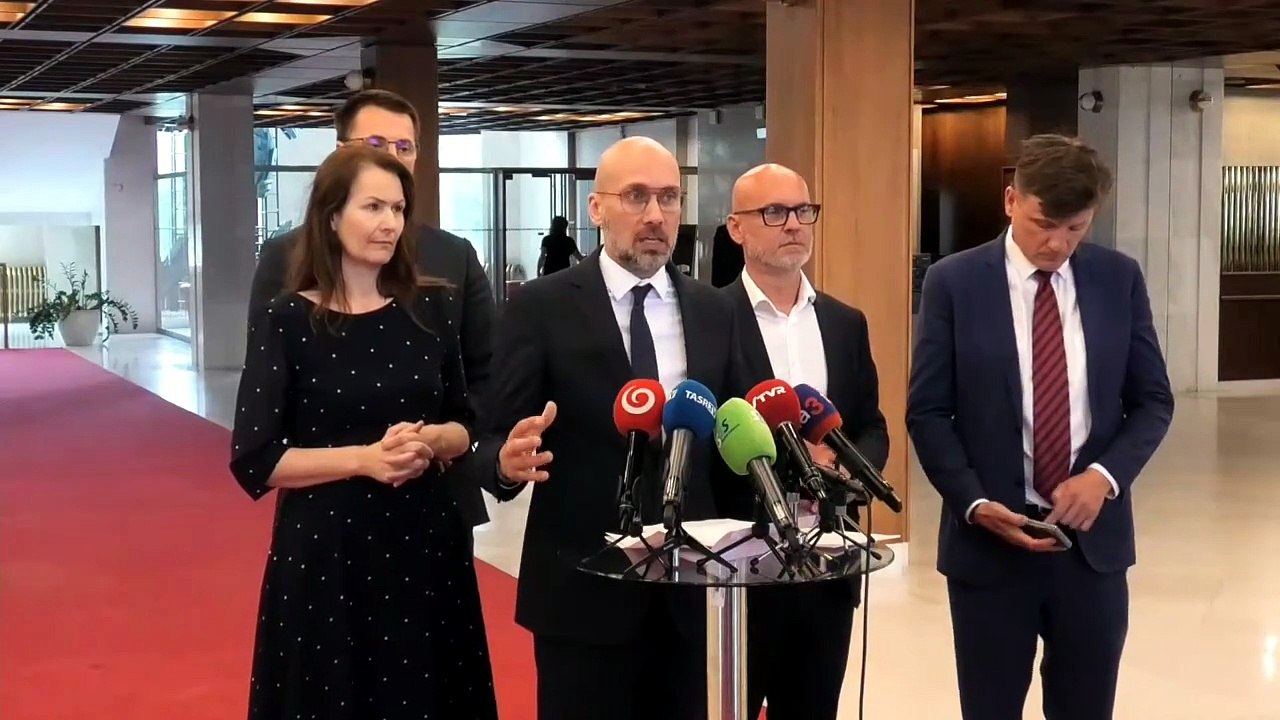 ZÁZNAM: Opozičná SaS iniciuje odvolávanie ministra pôdohospodárstva R. Takáča