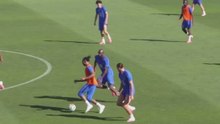 El regate de ensueño de Olise en el entrenamiento de Francia