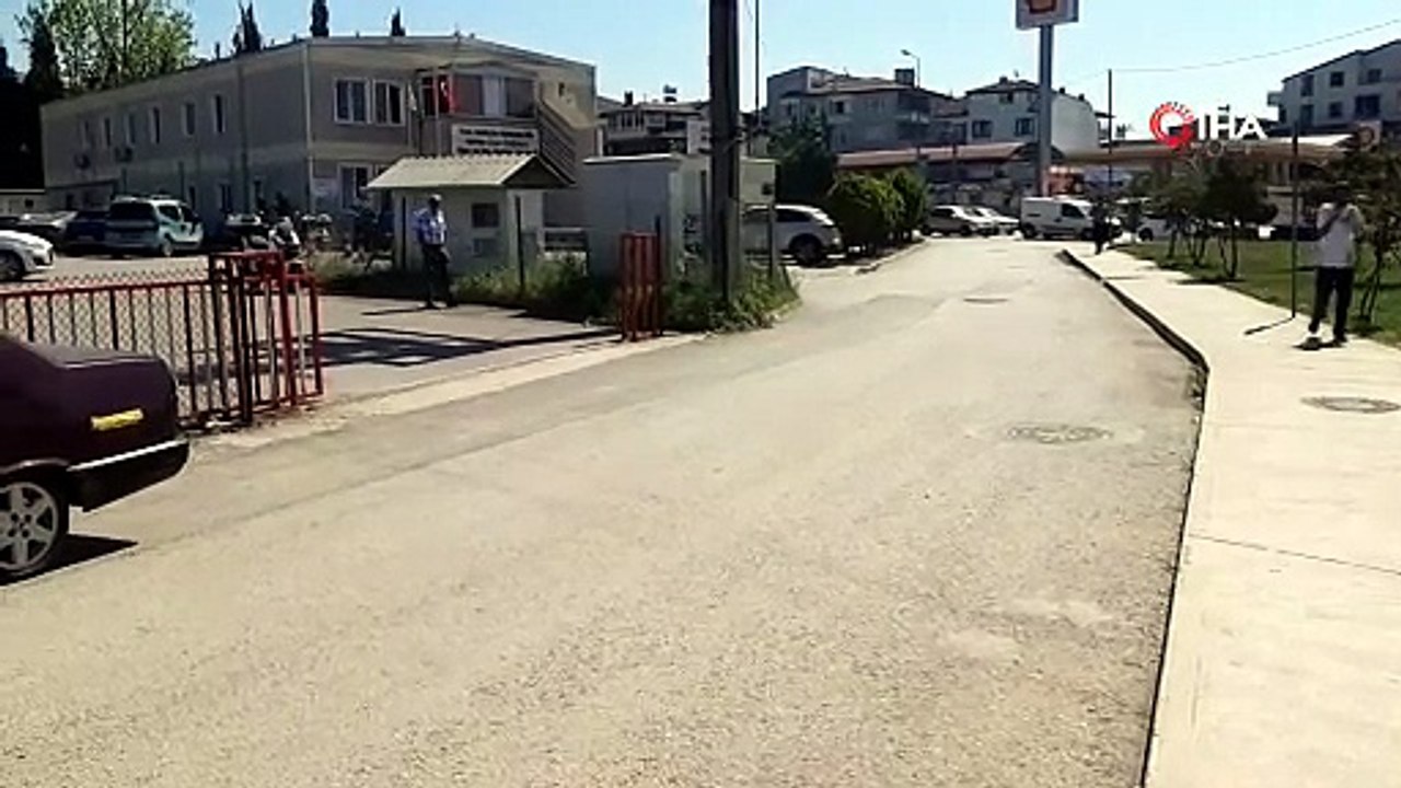 Körfez’de alacak verecek kavgası kanlı bitti! 45 yaşındaki kadın bıçakla yaralandı