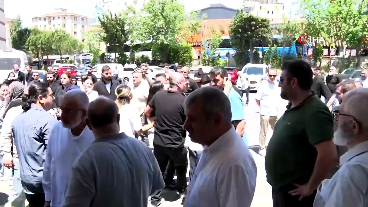 Can Polat son yolculuğuna uğurlandı! Kızı ve Dilan Polat gözyaşlarına boğuldu