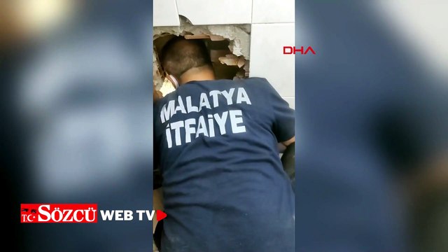 İki bina arasında sıkışan kedi kurtarıldı