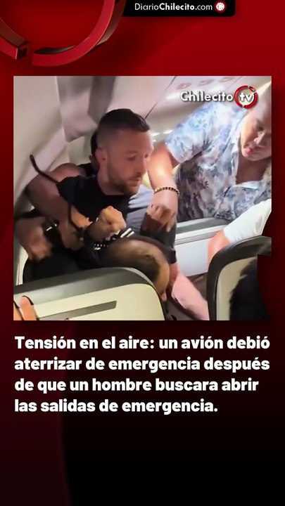 Tensión en el aire: un avión debió aterrizar de emergencia después de que un hombre buscara abrir las salidas de emergencia.