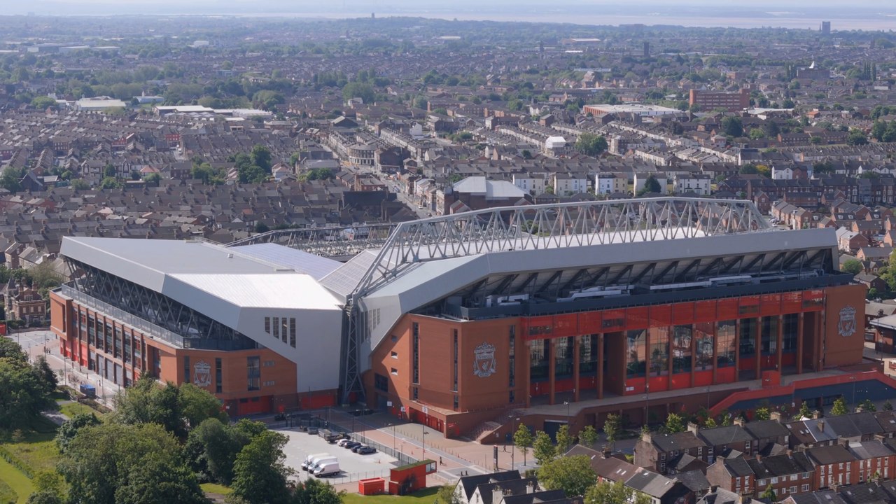 Isak Struggles Highlight Problems for Liverpool and Newcastle