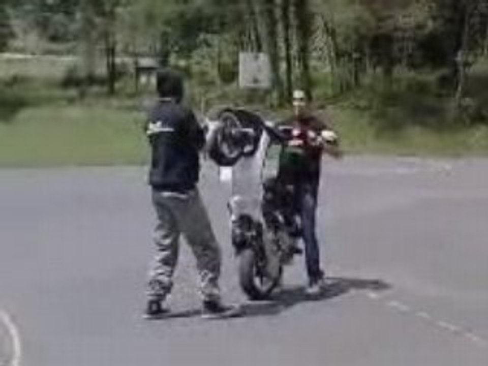 Moi 999