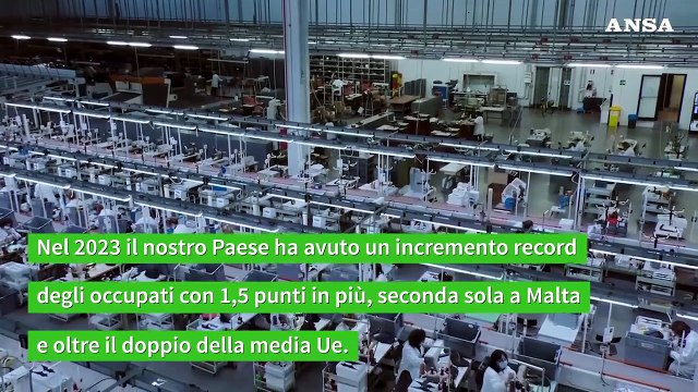 Crescono gli occupati, rischio poverta' ai minimi dal 2010