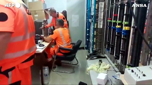 Francia, attacco all'Alta Velocita': dipendenti al lavoro per riparare la rete ferroviaria