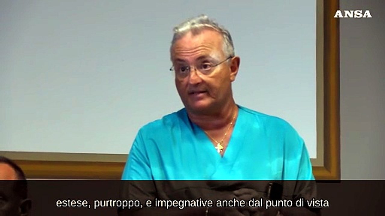 Incendio Roma, i medici: "I quattro feriti sono ancora in pericolo di vita"