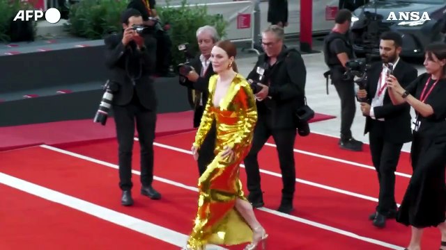 Mostra di Venezia: il red carpet di Julianne Moore, Tilda Swinton e Pedro Almodovar