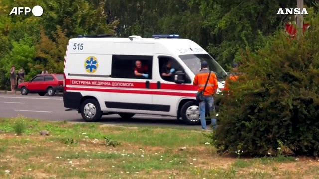 Ucraina, Poltava: ambulanze si dirigono sul luogo dell'attacco