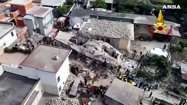 Crollo palazzina, individuato il cadavere della donna piu' anziana