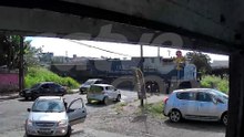 Motorista evita tragédia e retira homem de trilhos segundos antes da passagem de trem no Paraná