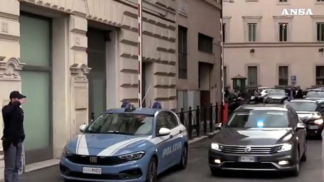 Mario Draghi lascia Palazzo Chigi dopo oltre un'ora di colloquio con Giorgia Meloni