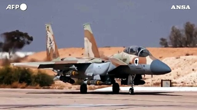 Libano, jet israeliani decollano per operazioni militari nel sud