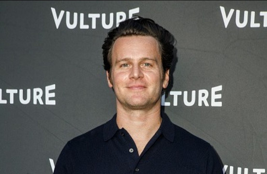 Jonathan Groff trifft nach 'Merrily We Roll Along' wieder auf Daniel Radcliffe