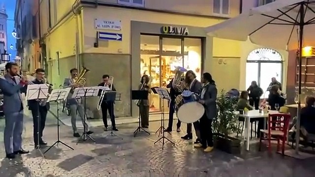 La forza del destino : l'ouverture in borgo XX Marzo per Verdi Off - Video: l'esibizione di Fan Fath AI