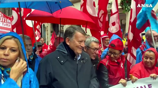 Roma, Cgil e Uil in piazza per la manifestazione Salario, salute, diritti e occupazione