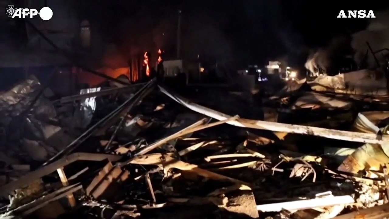Ucraina, missili russi su Mykolaiv: almeno un morto e 23 feriti