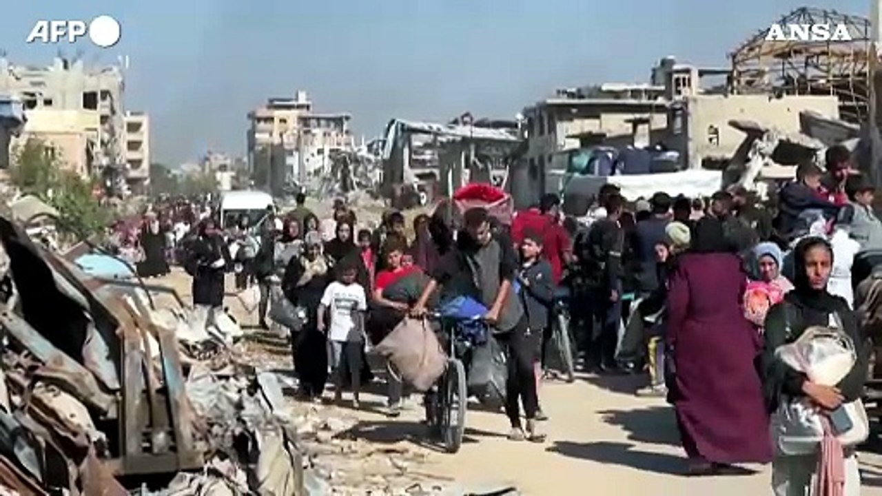 Gaza City, l'arrivo degli sfollati palestinesi da Beit Lahia