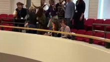 Vote sur l'enseignement: un évacuation a eu lieu au Parlement
