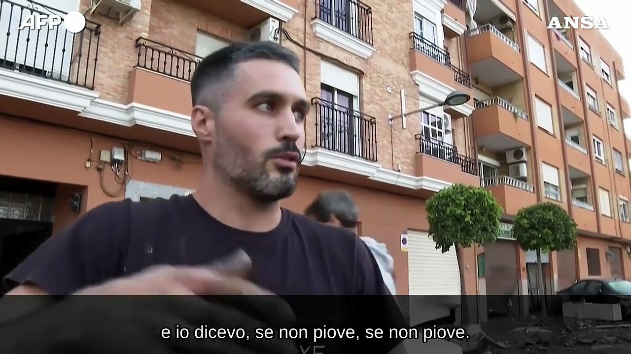 Maltempo in Spagna, i residenti di Valencia: "Non abbiamo piu' niente, neanche cibo e acqua"