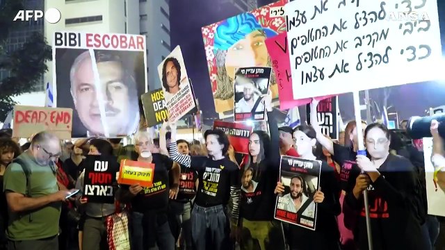 Tel Aviv, protesta contro il governo davanti al ministero della Difesa