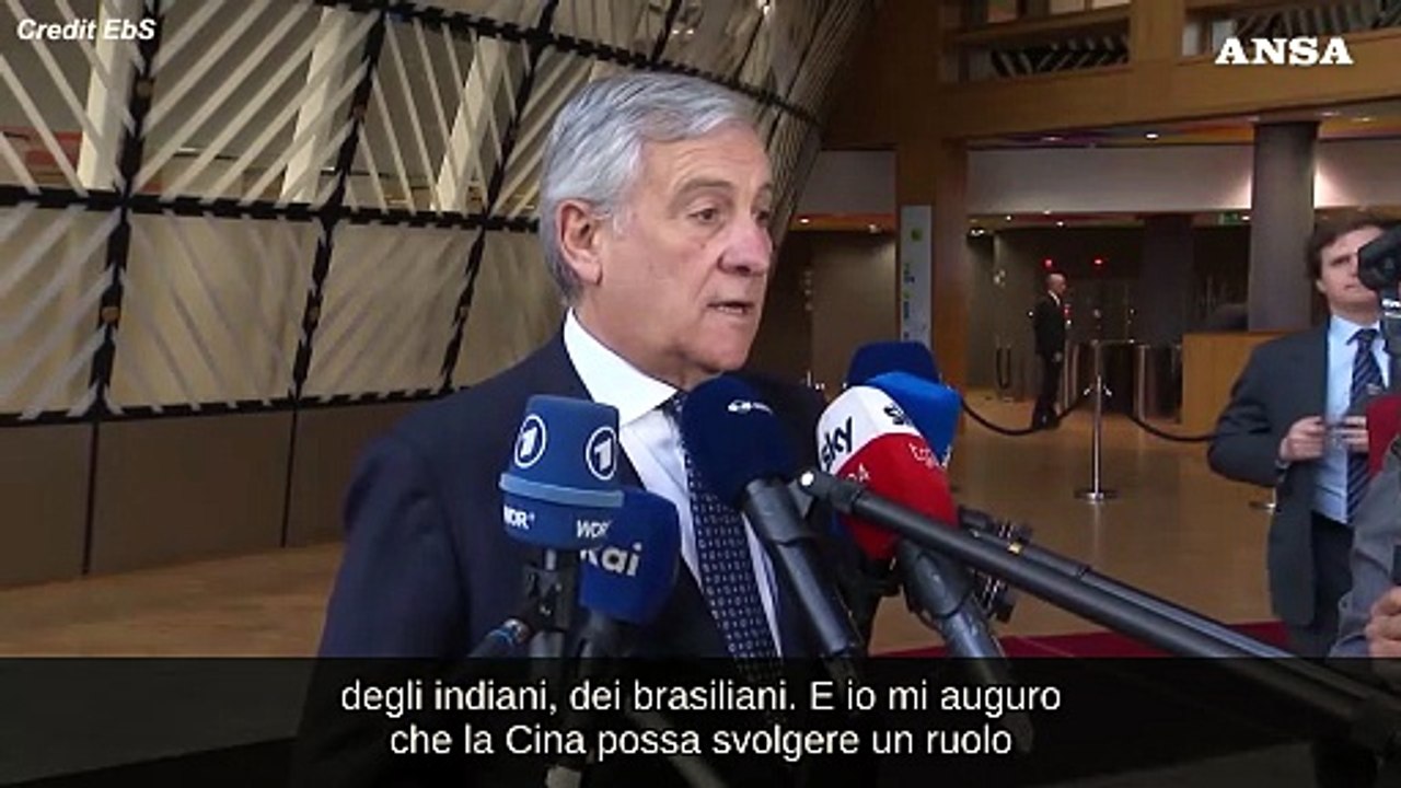 Ucraina, Tajani: "La nostra posizione sull'uso delle armi non cambia"