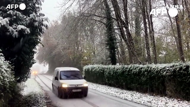 Il nord della Francia sotto la neve: Parigi, Bretagna e Normandia imbiancate
