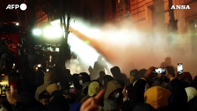 Georgia, proteste a Tbilisi contro il rinvio dei negoziati con la Ue