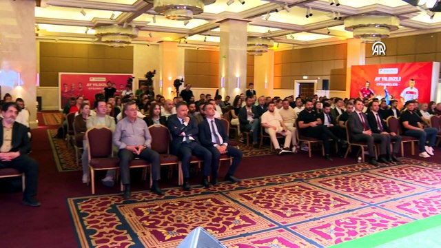 Eski milli futbolcular, Ankara'da sporseverlerle buluştu | Ajansspor | AA