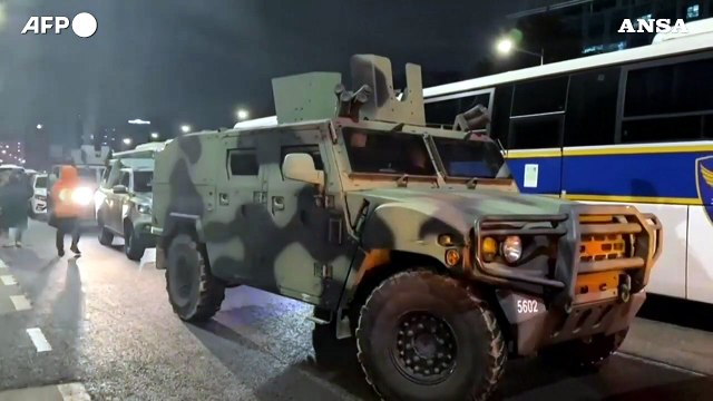 Corea del Sud, legge marziale: proteste e tensioni davanti al Parlamento