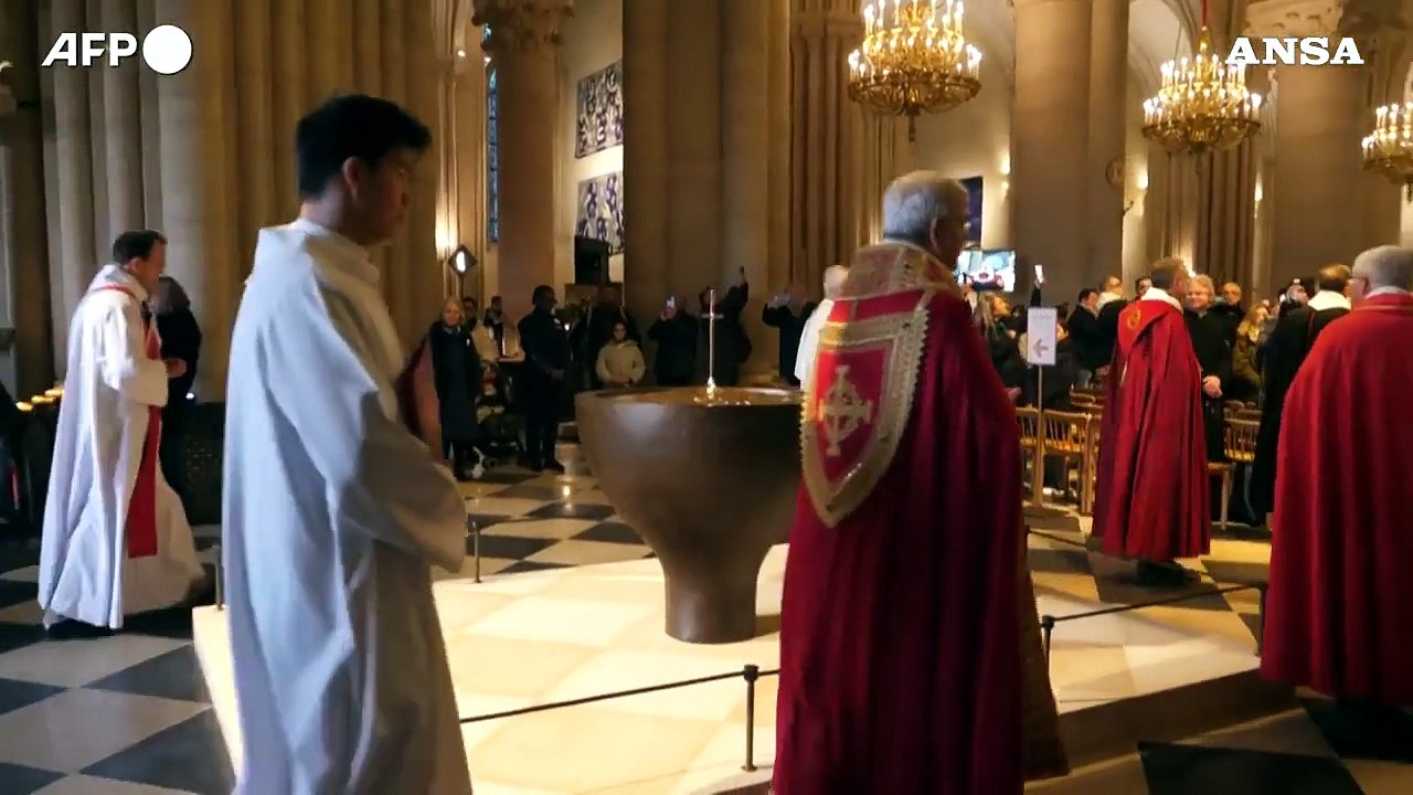 Parigi, la corona di spine di Gesu' torna a Notre-Dame