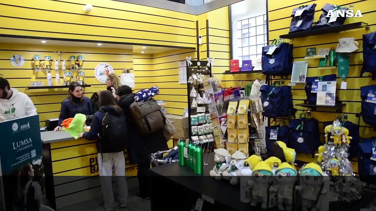 Giubileo, lo store ufficiale accoglie i fedeli