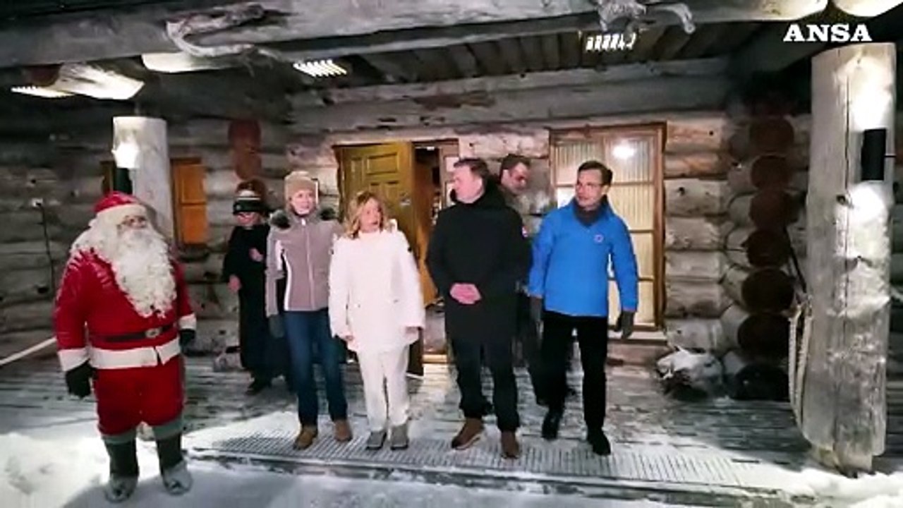 Vertice Nord-Sud, Meloni arriva in Lapponia: "Sono senza voce"